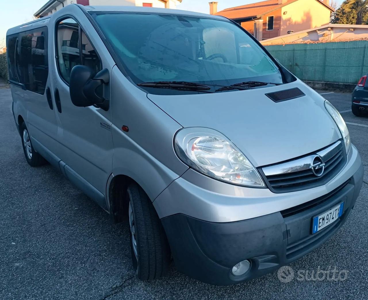 Opel Vivaro 9 posti