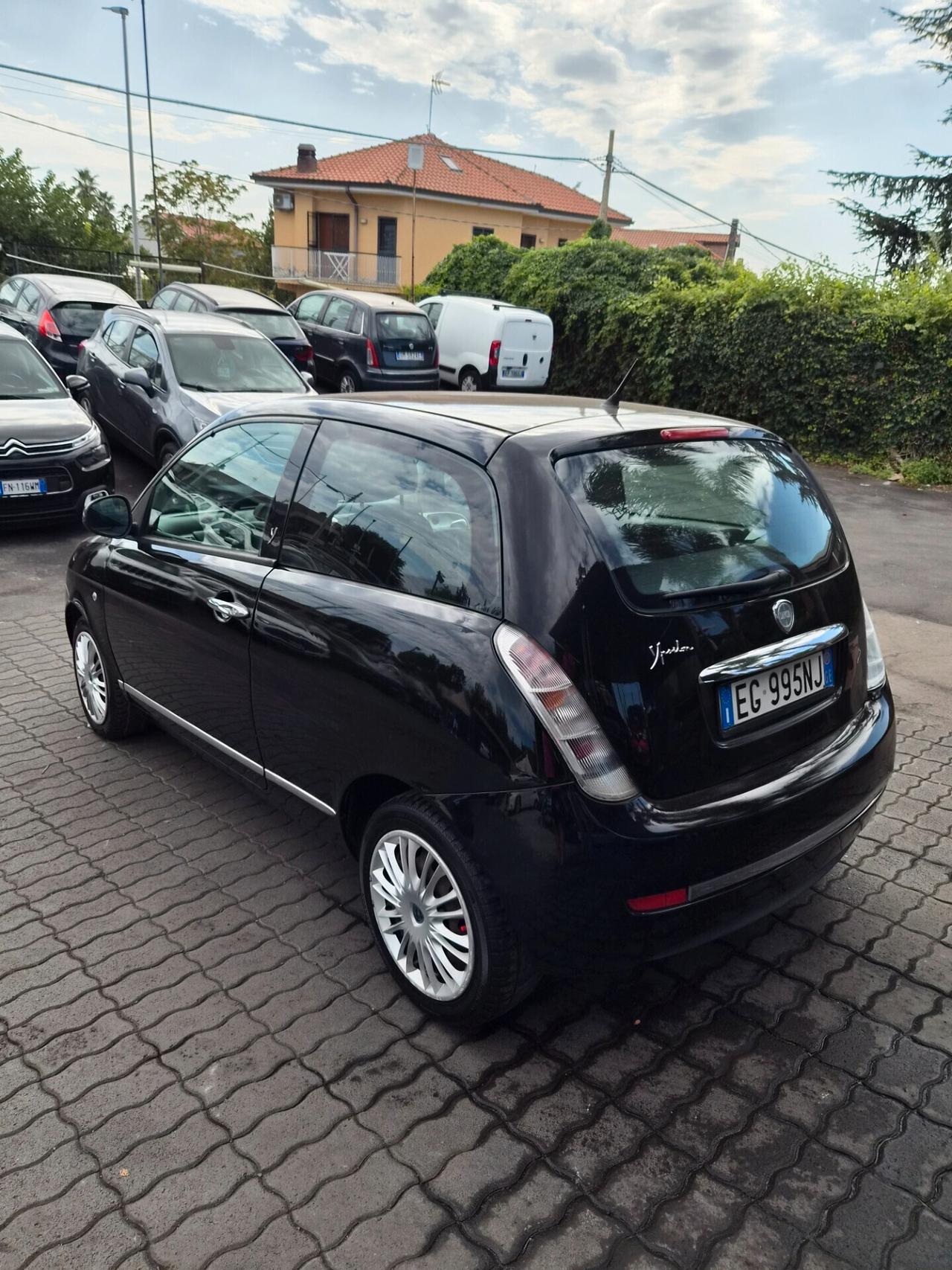 Lancia Ypsilon 1.2 69 CV 5 porte S&S Platinum