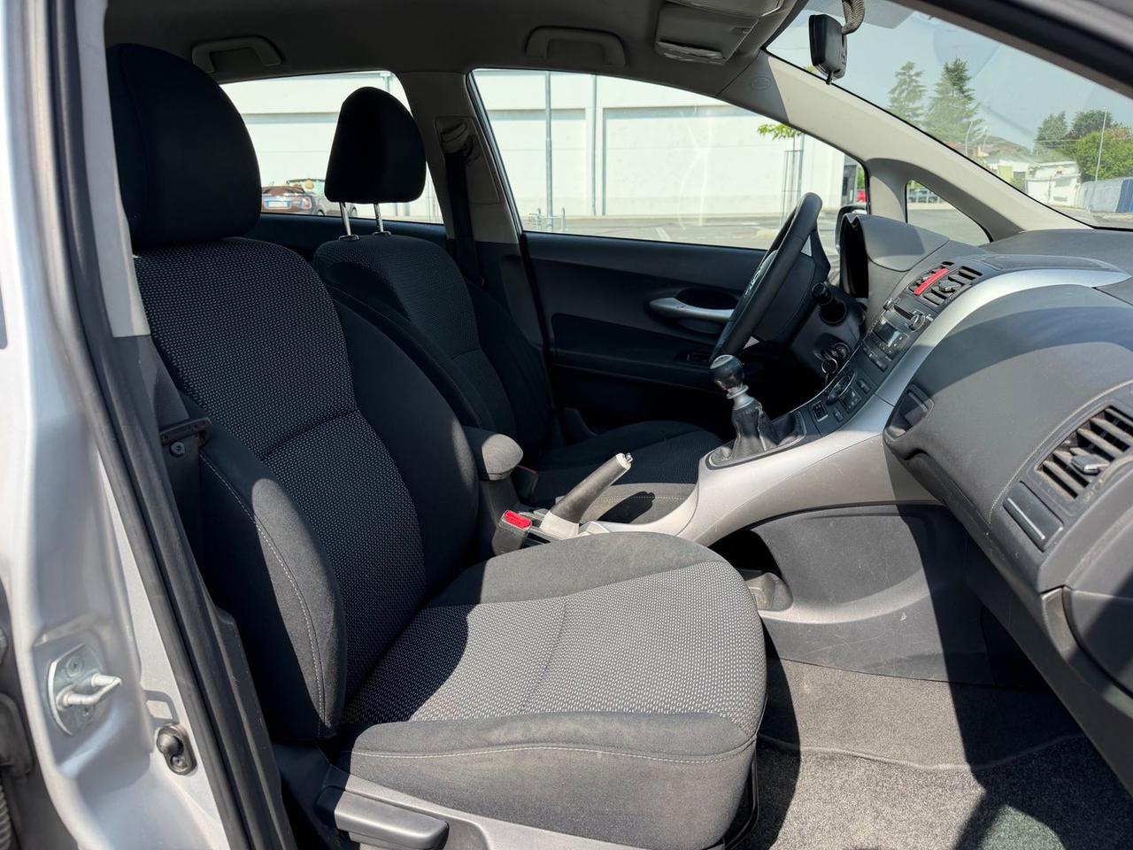 Toyota Auris 2.0 D-4D SOL #11110