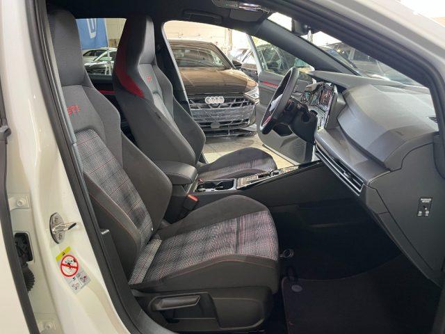 VOLKSWAGEN Golf GTI 2.0 TSI DSG GTI LED MATRIX/ "19 R /NAVI/PARK