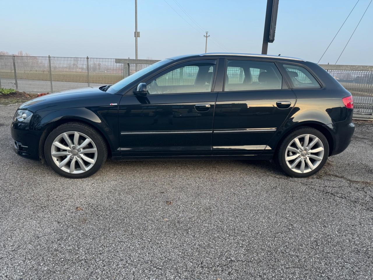 Audi A3 SPB 1.6 TDI 105 CV S-LINE