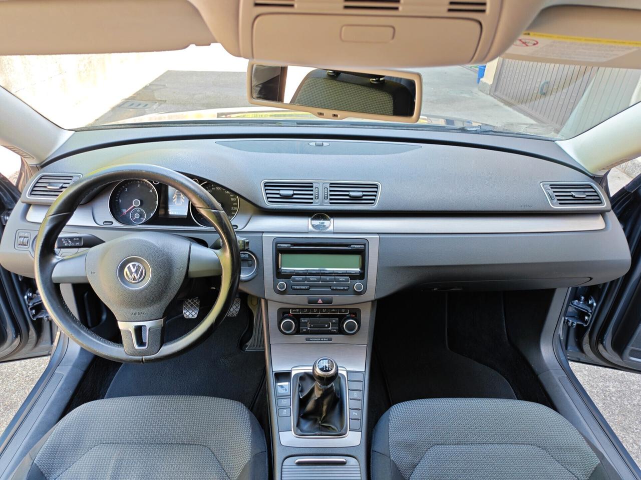 Volkswagen Passat Variant 1.6 DIESEL 105cv / Unipro