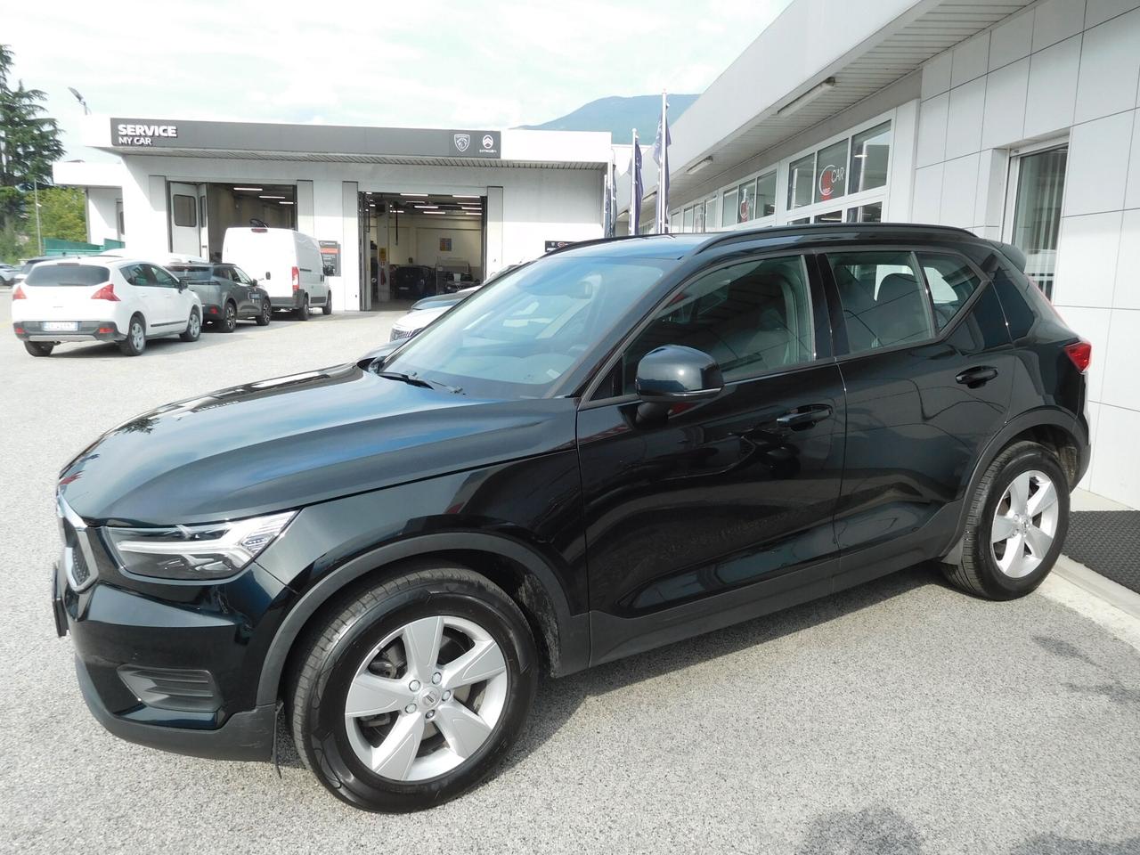 Volvo XC40 D3 AWD Momentum Core 150cv