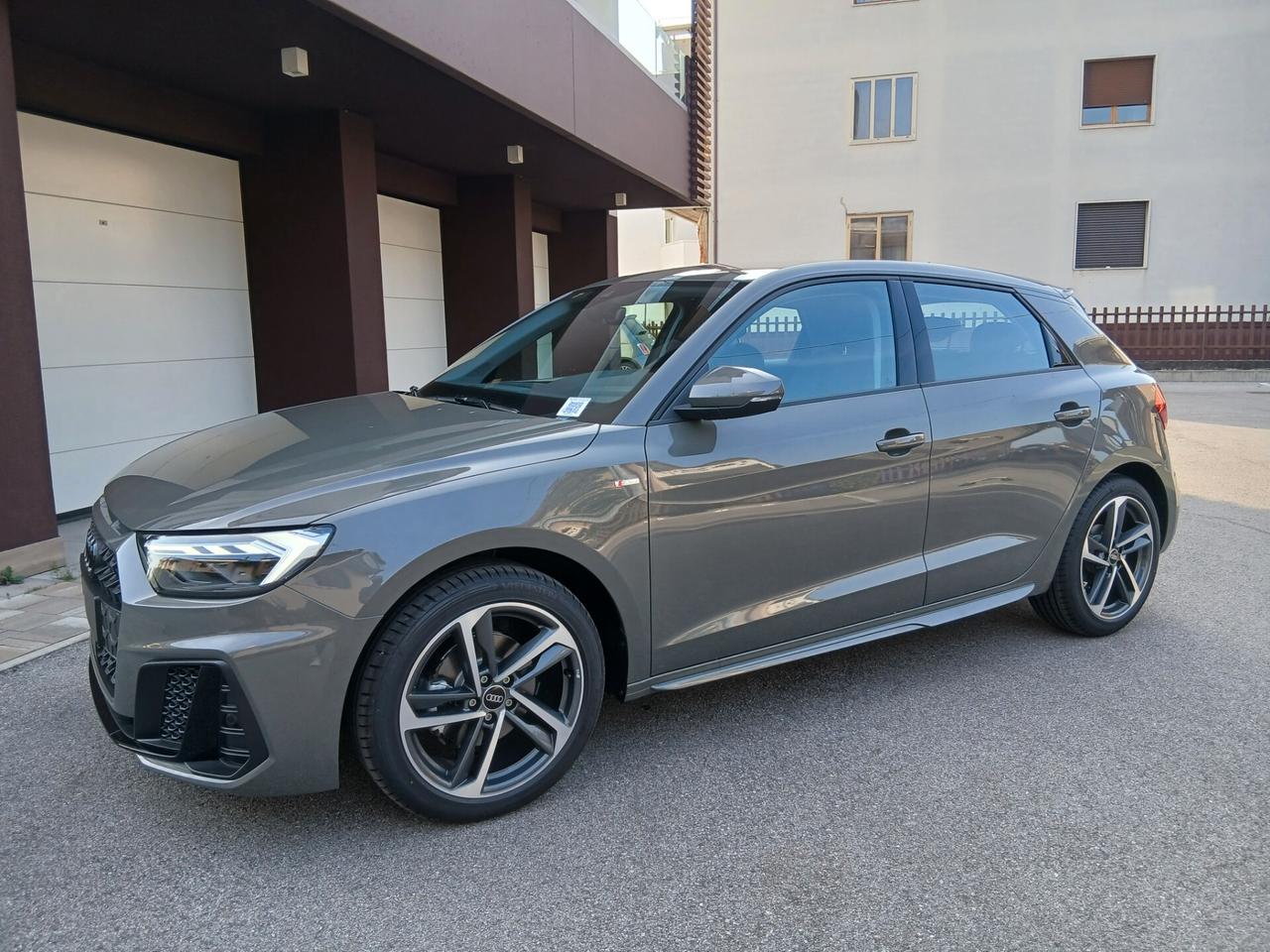 Audi A1 SPB 30 TFSI S line edition NUOVA tua a € 312 mese