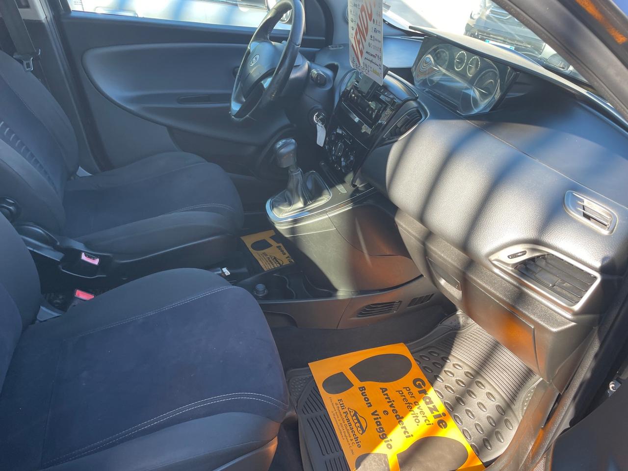 LANCIA YPSILON 1.3 DIESEL 95 (CV) 2011