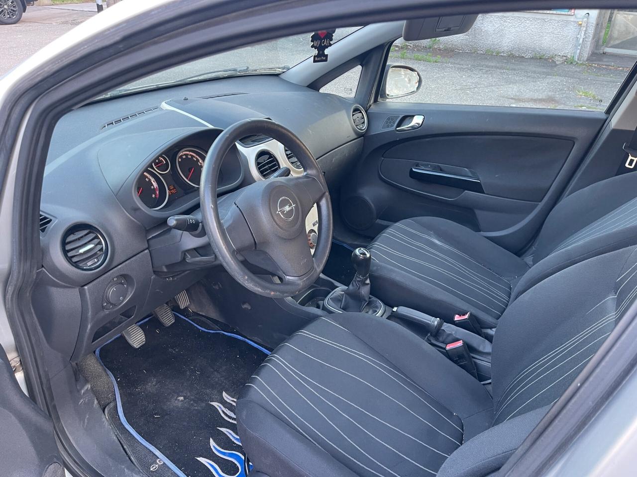 Opel Corsa 1.2 benzina euro4 per COMERCIANTI