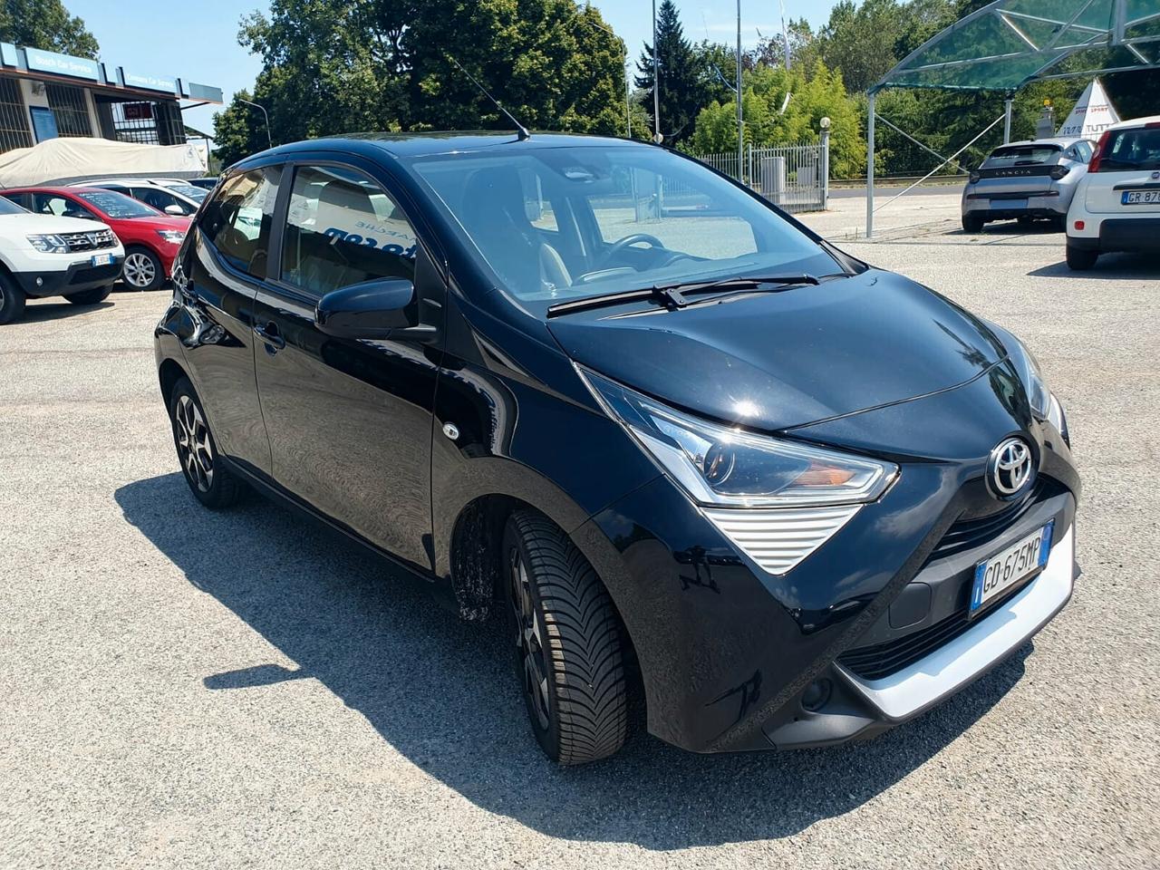Toyota Aygo Connect 1.0 VVT-i 72 CV 5 porte x-clusiv
