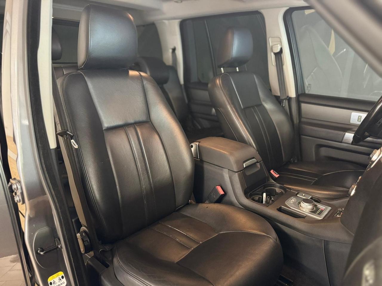 Land Rover Discovery 4 3.0 TDV6 211CV SE