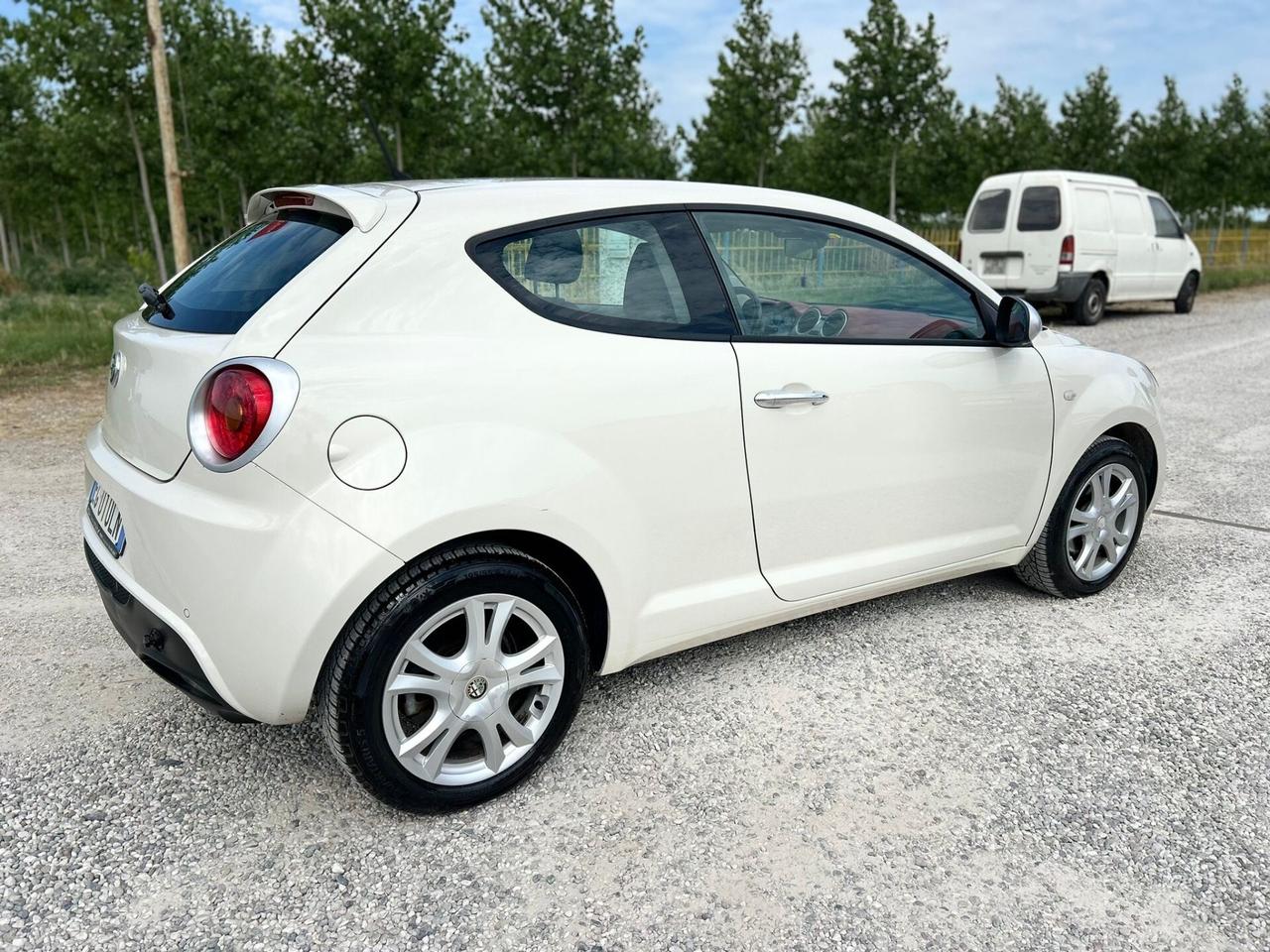 Alfa Romeo MiTo 1.3 JTDm-2 95 CV S&S Distinctive Sport Pack