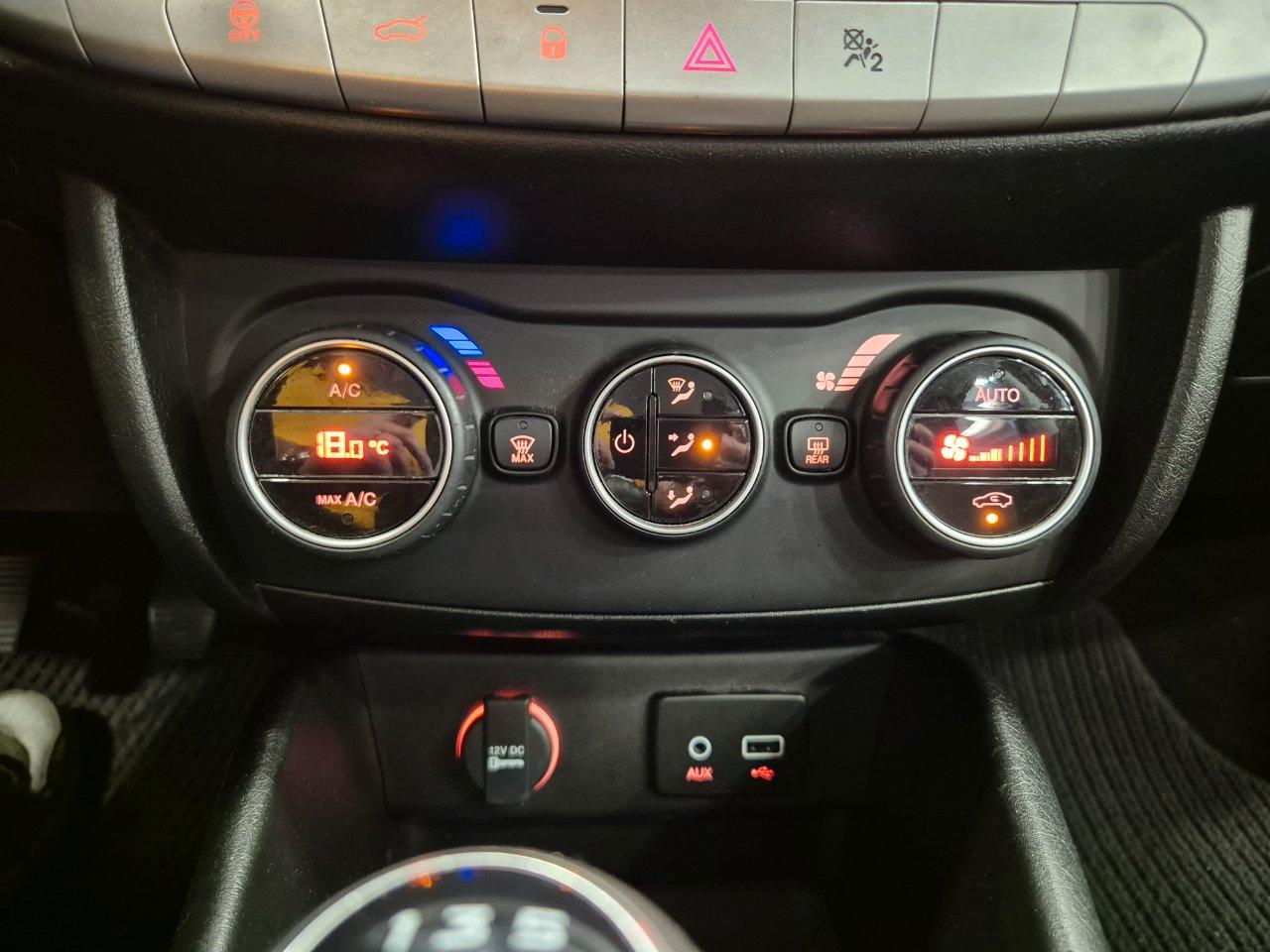 Fiat Tipo 4p 1.4 Opening Edition 95cv - UNIPROPRIETARIO - NEOPATENTATI - Sens. Park. - Bluetooth - Clima