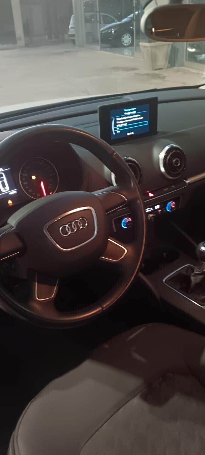Audi A3 SPB 30 TDI Business Advanced