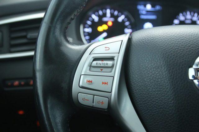 NISSAN Qashqai 1.6 dCi 4WD N-Connecta Tetto/Camera 360°/LED