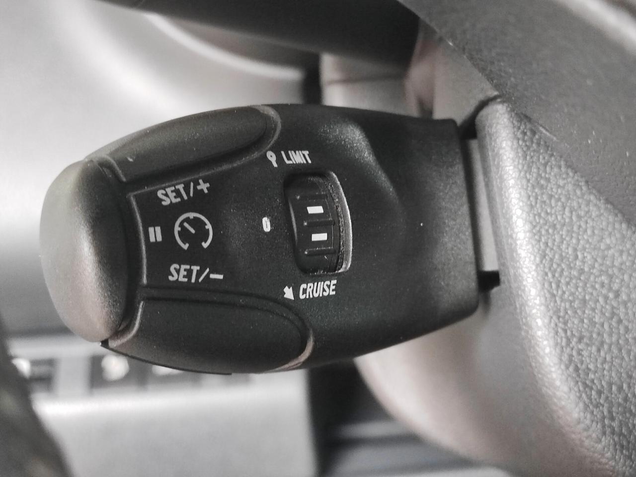 Peugeot 5008 2.0 HDi 150CV Active