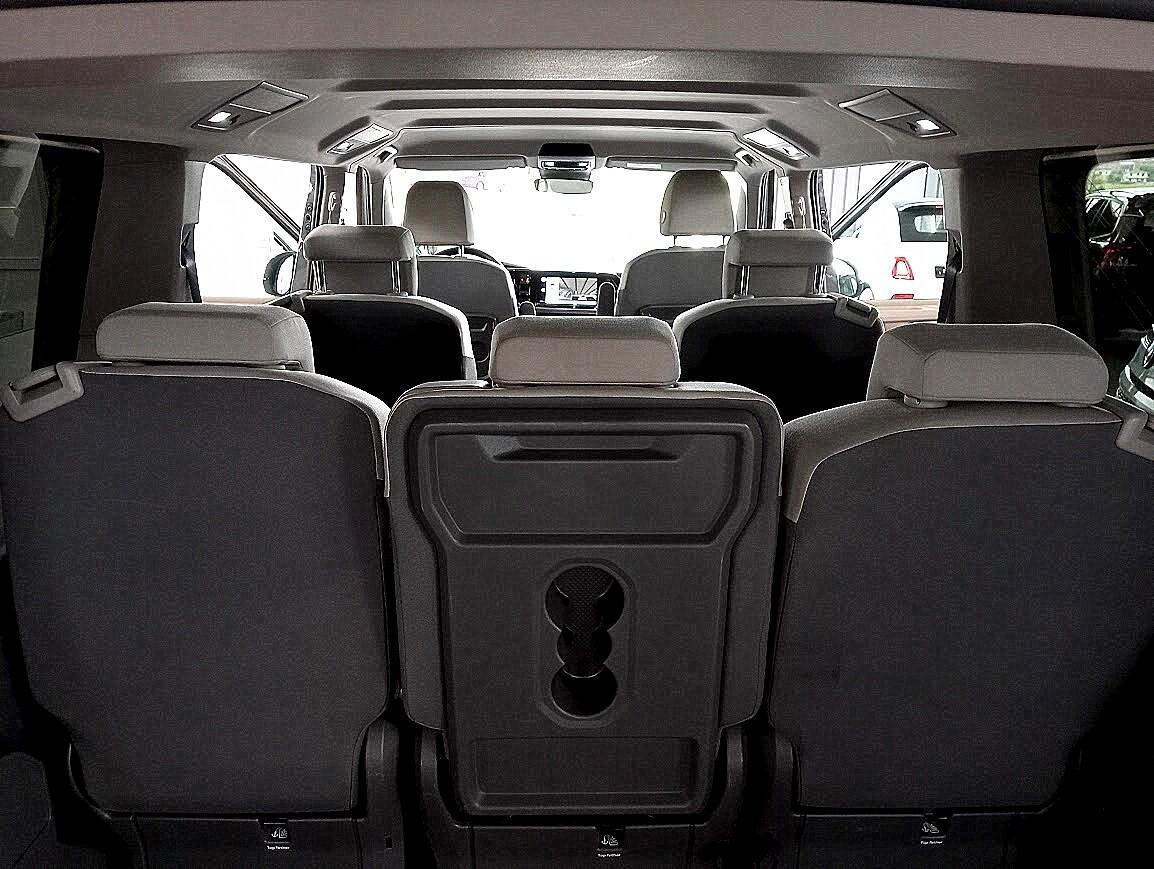 Volkswagen T7 Multivan 2.0 TDI DSG LED *VIS A VIS* CAMERA IVA INCLUSA