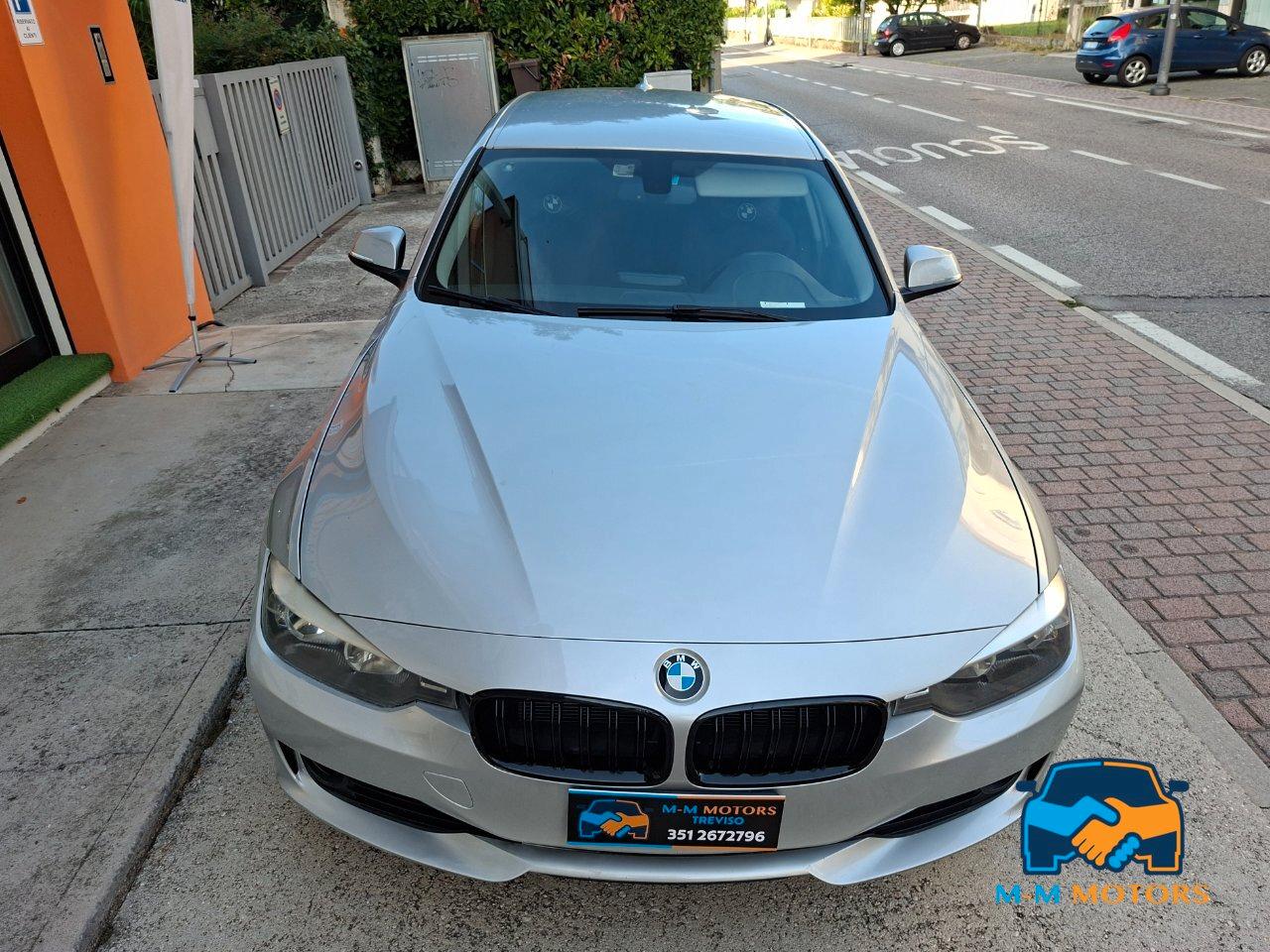 BMW 320 d Touring doppio treno di pneumatici