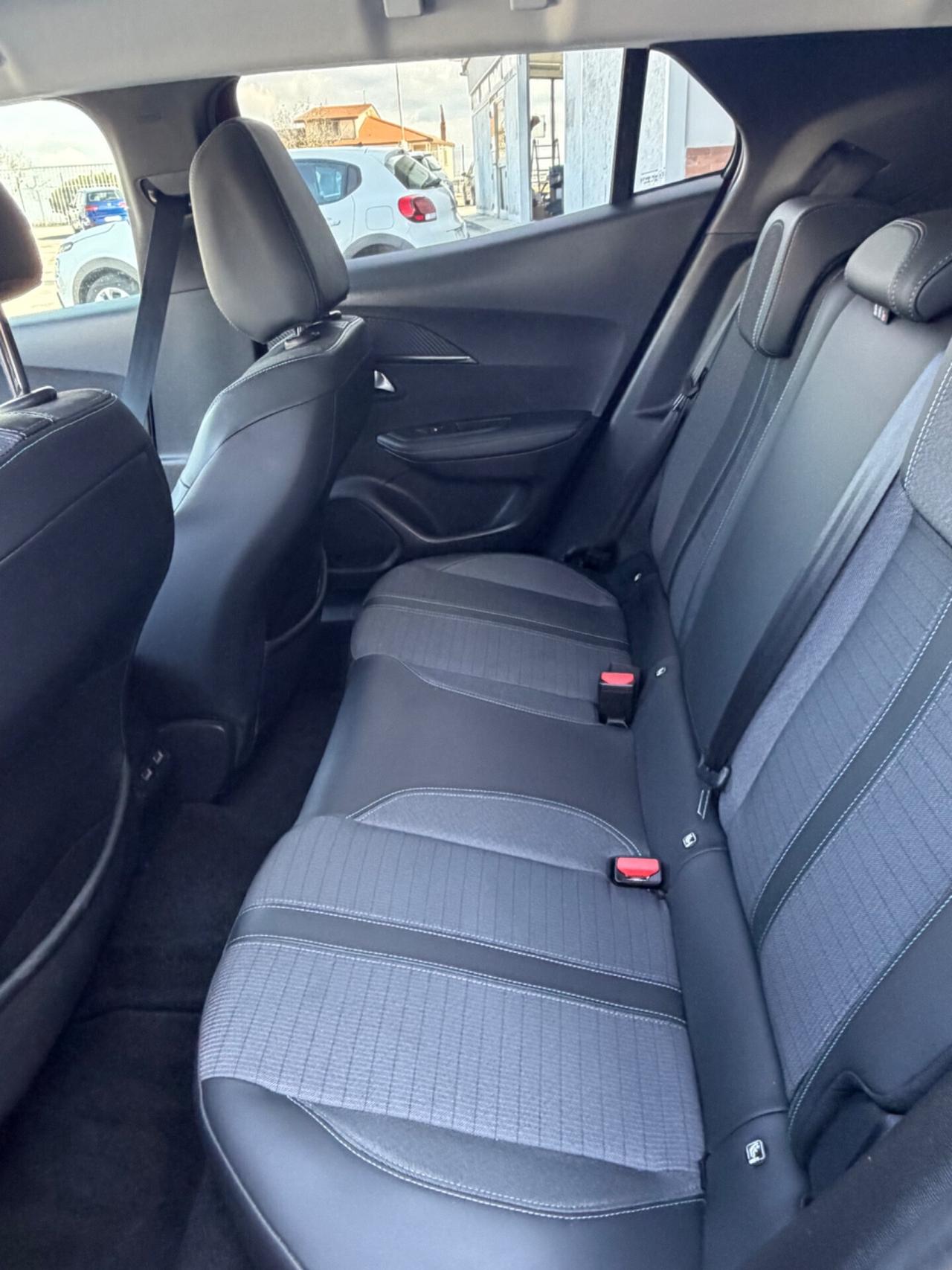 Peugeot 2008 BlueHDi 130 S&S EAT8 Allure