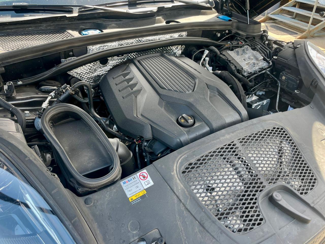 Porsche Macan 2.0 *** VEICOLO SINISTRATO VA IN MOTO ***