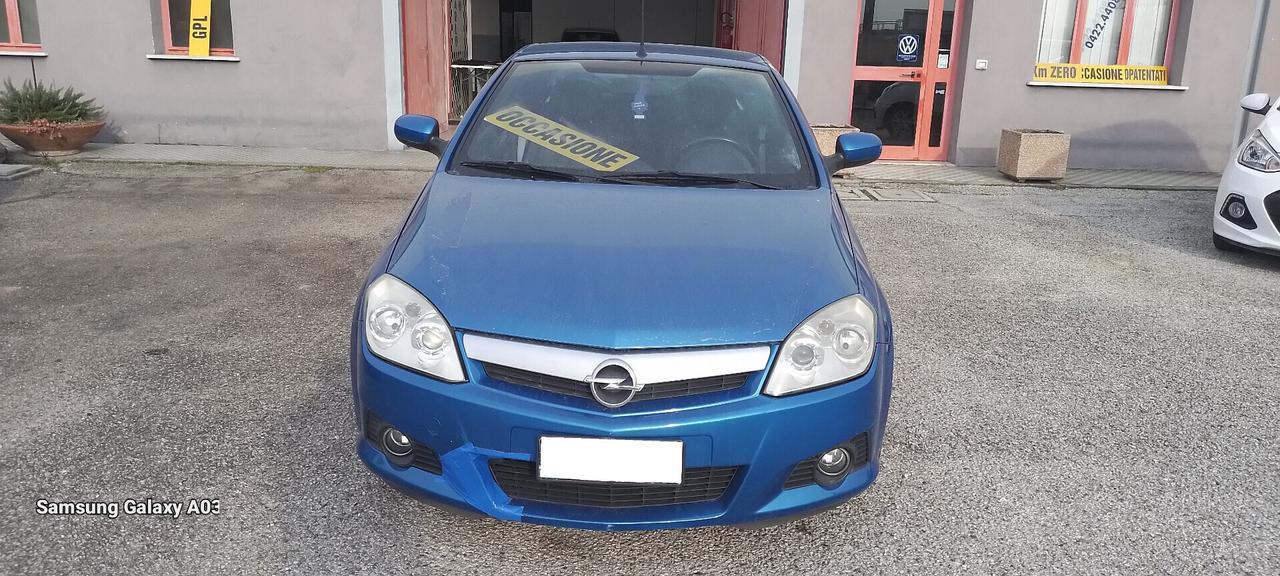 Opel Tigra TwinTop 1.4 16V First Edition