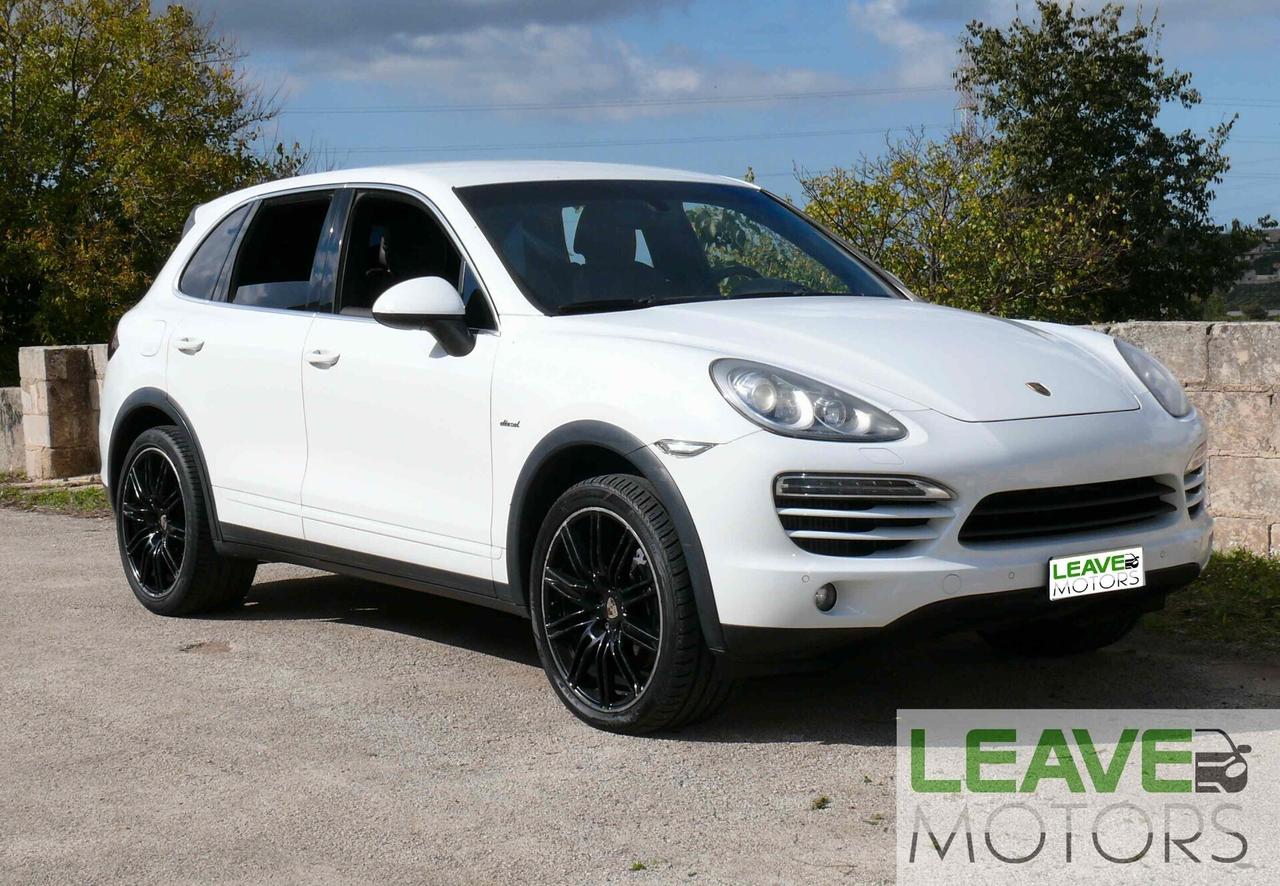 Porsche Cayenne 3.0 Diesel (M1401)