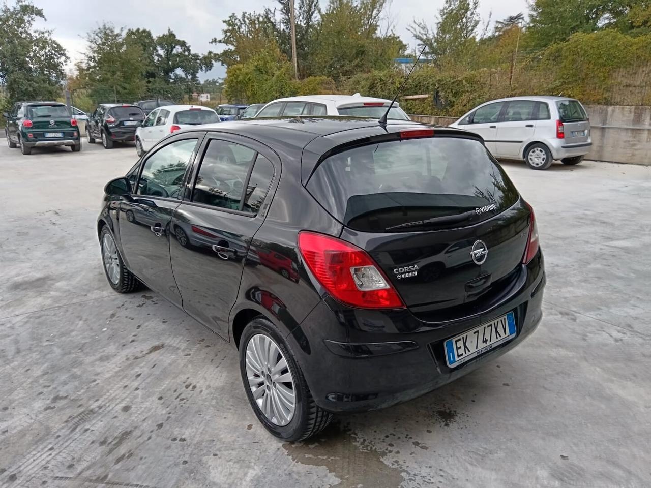 Corsa 5 porte GPL "UNIPROPRIETARIO"