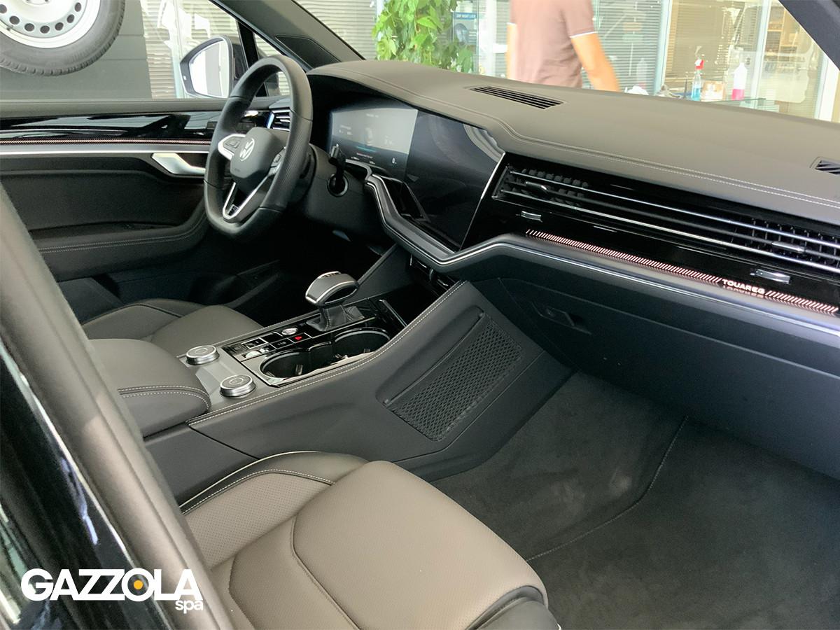Volkswagen Touareg 3.0 V6 tdi scr R-Line 231cv auto