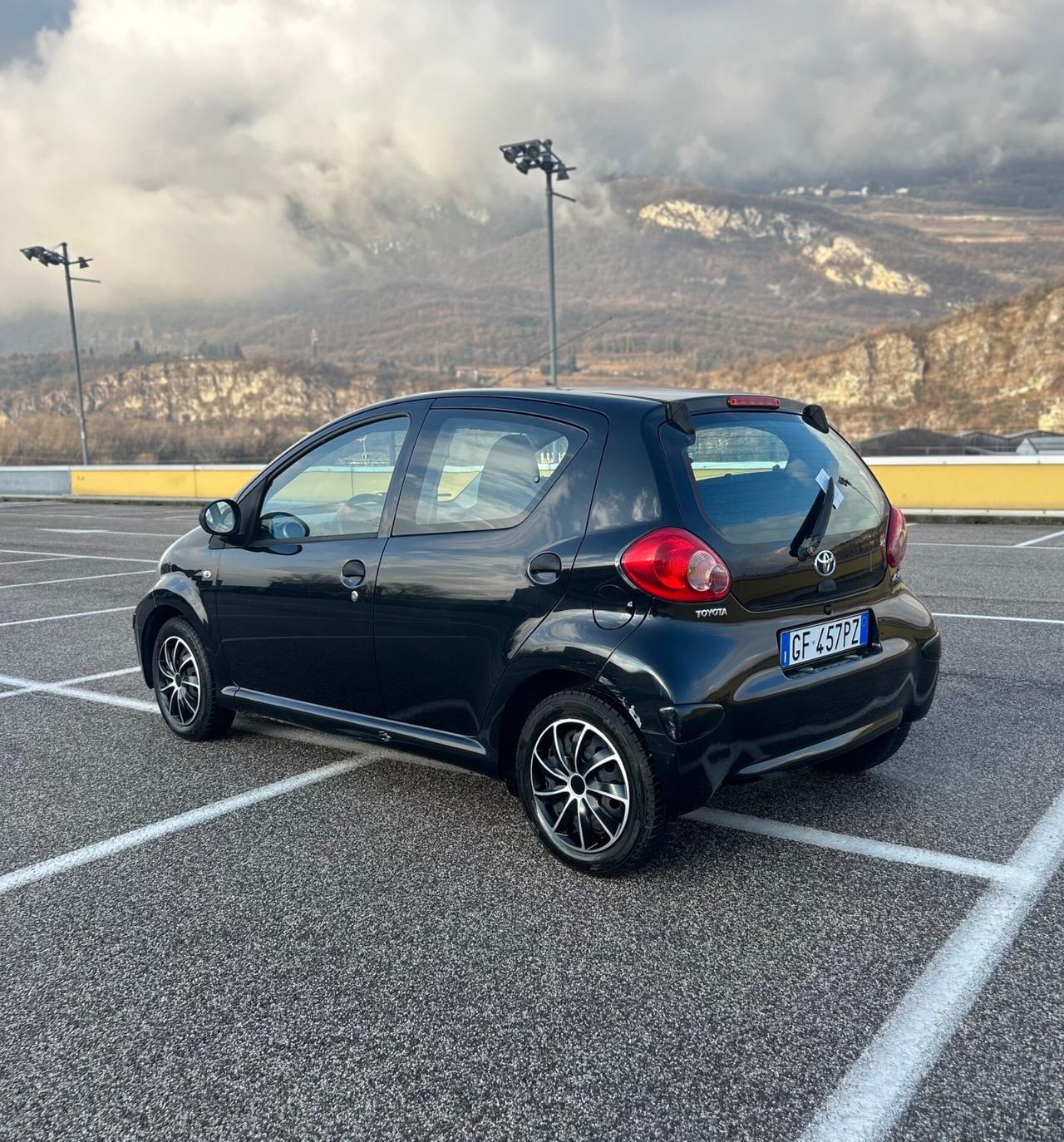 Toyota Aygo 1.0 12V VVT-i 5 porte Neopatentati