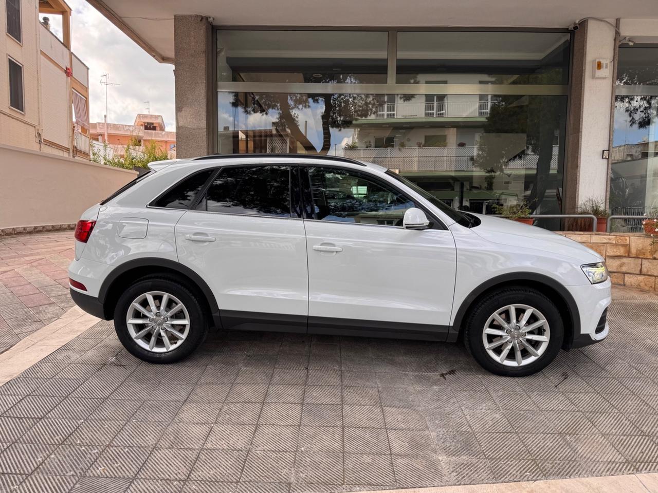 Audi Q3 2.0 TDI 150 CV Business