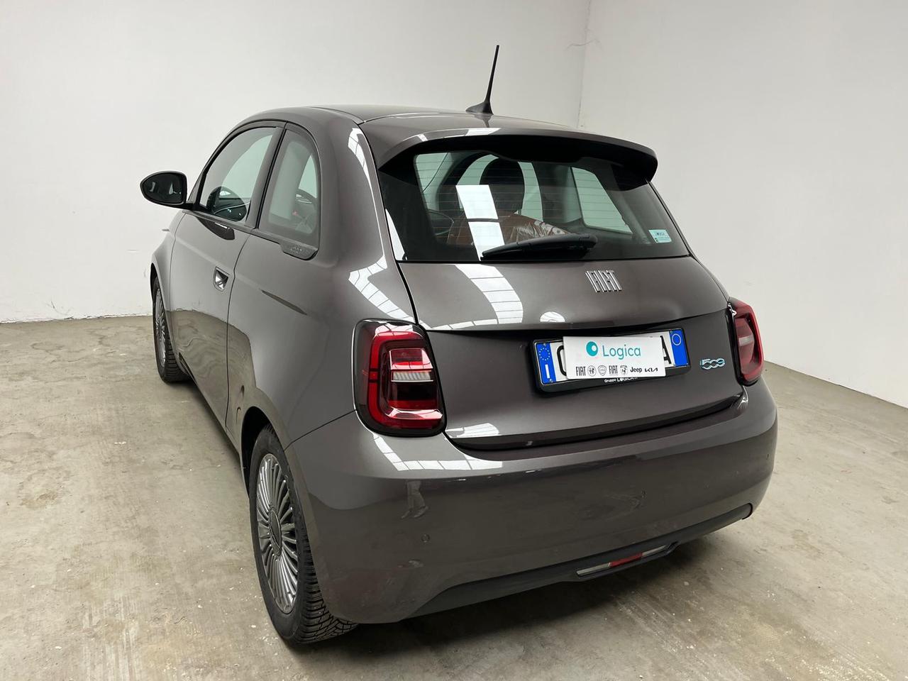 FIAT 500e - 500e 42 kWh Icon +