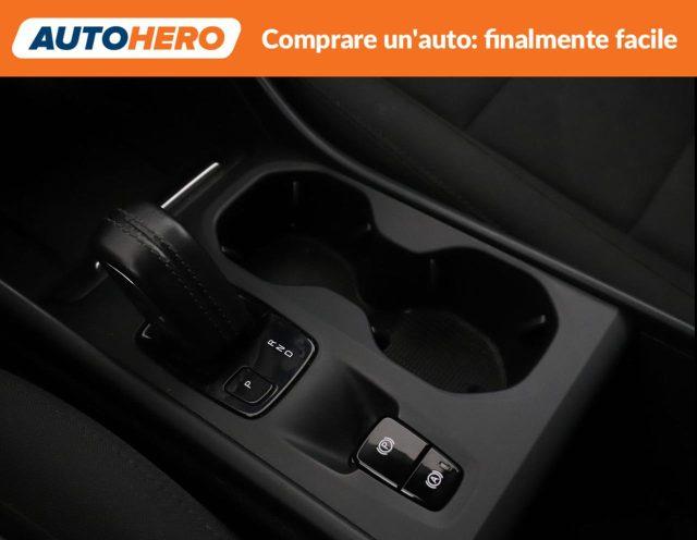 VOLVO XC40 T3 Geartronic Momentum Pro