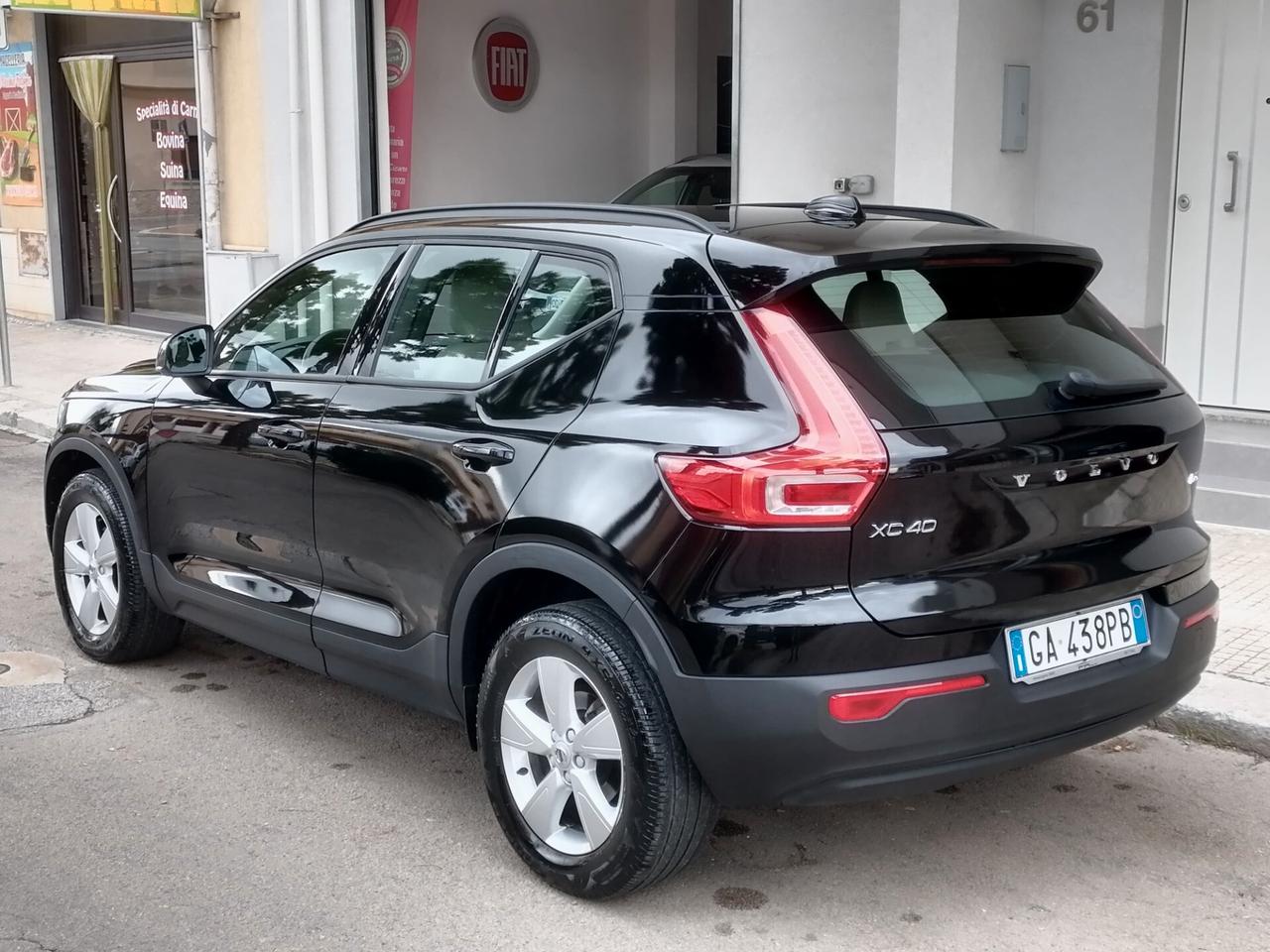 Volvo XC40 D3 Momentum NAVI CAMERA LED PELLE 2020