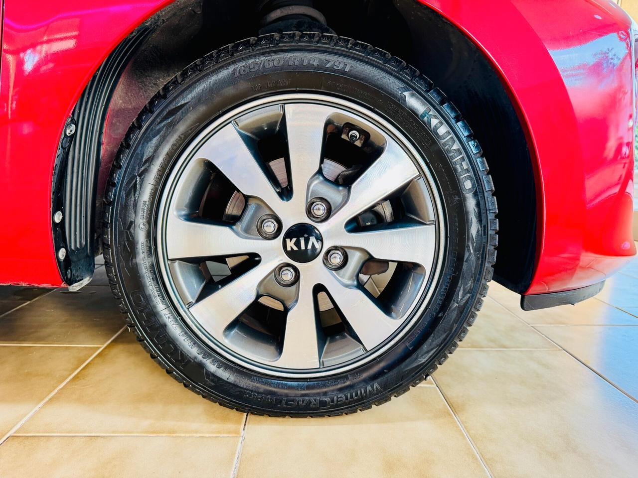 Kia Picanto 1.0 5p. NAVI / R-Camera / Touch