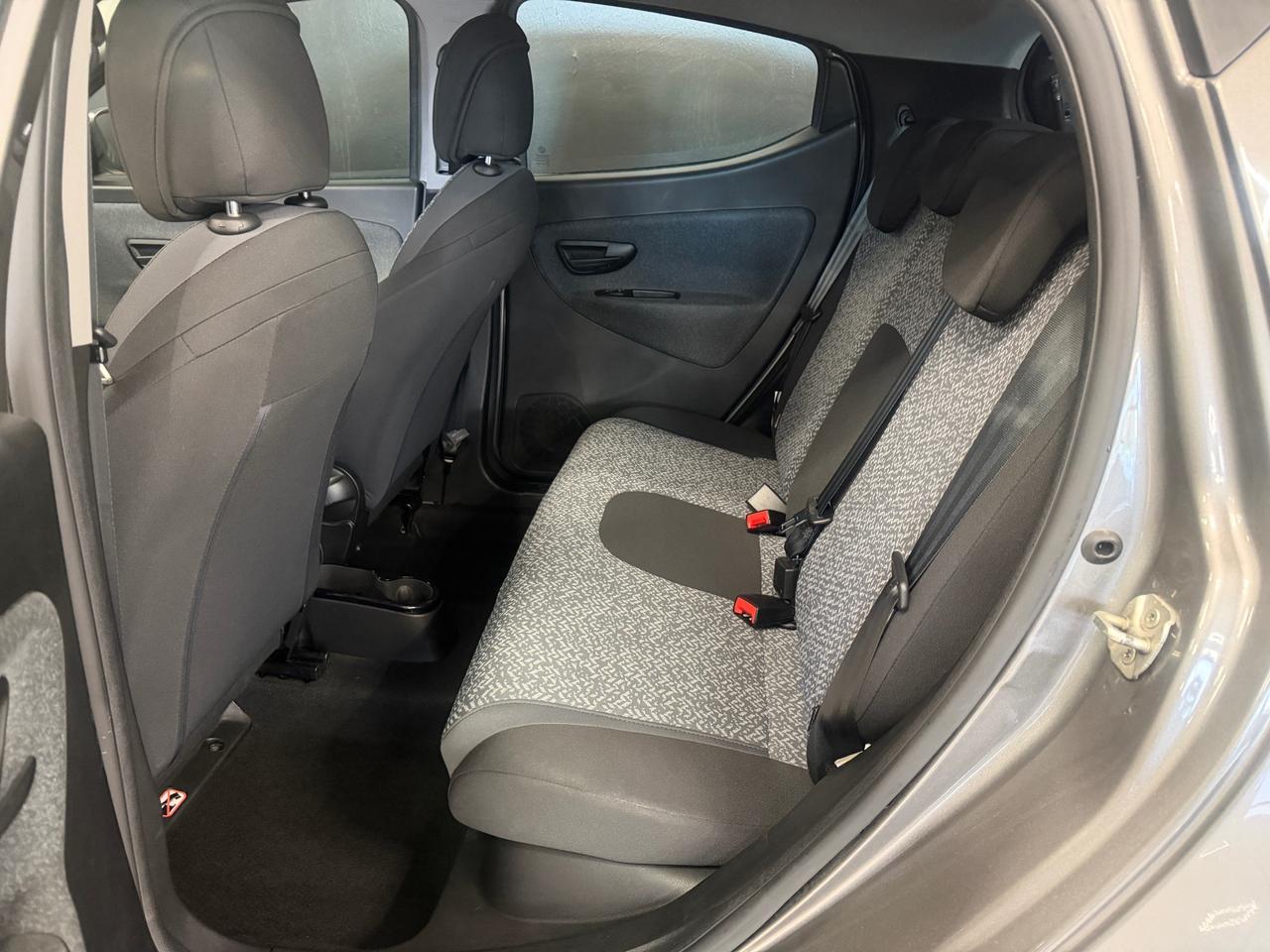 Lancia Ypsilon 1.0 firefly hybrid Silver Plus s&s 70cv