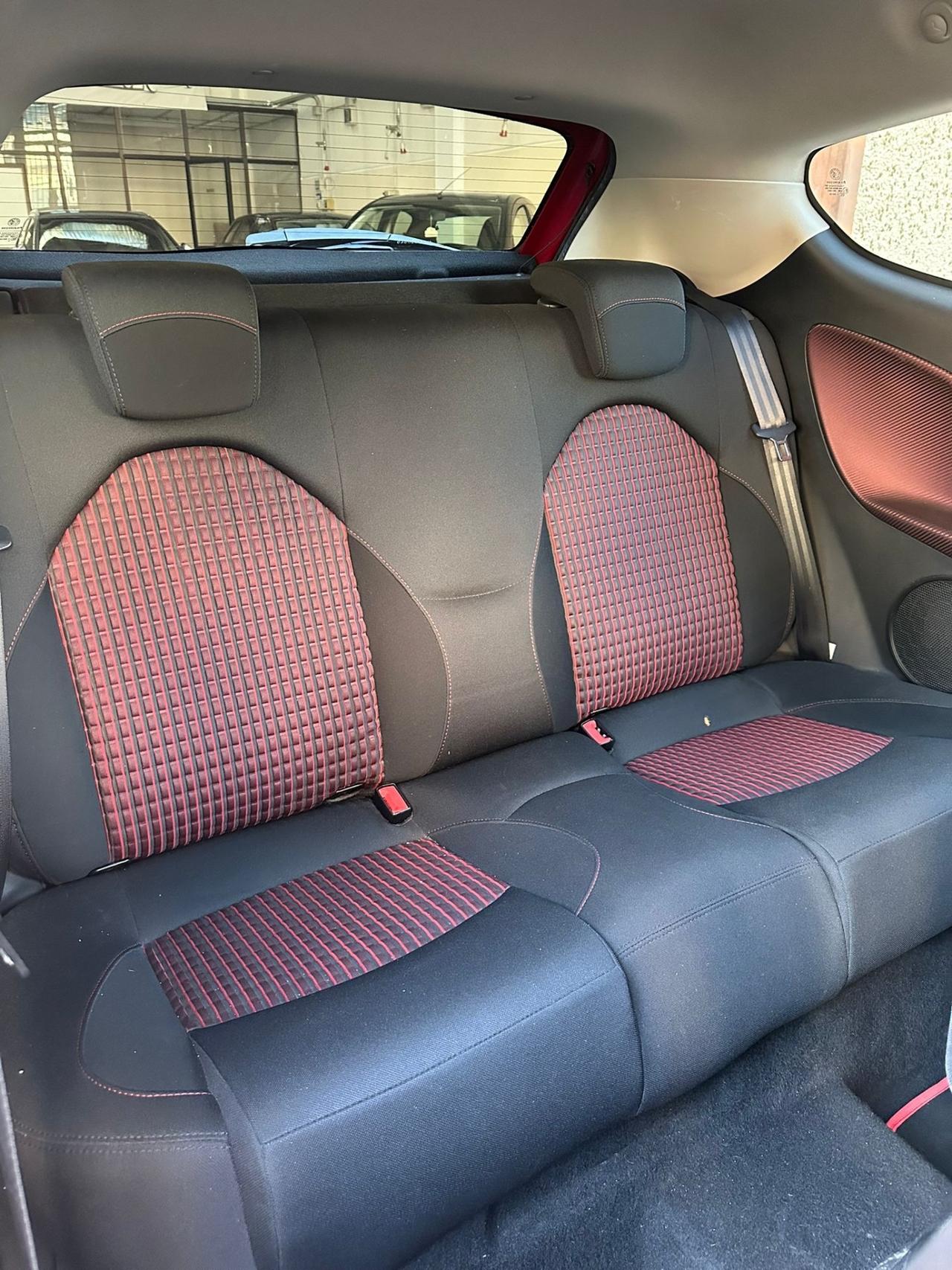 Alfa Romeo MiTo 1.4 M.air Distinctive Premium Pack