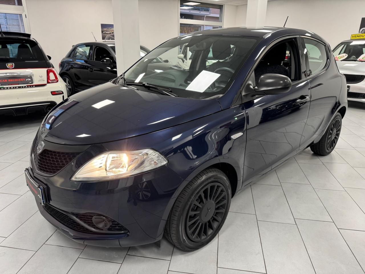 Lancia Ypsilon 1.0 FireFly 5 porte S&S Hybrid Ecoc