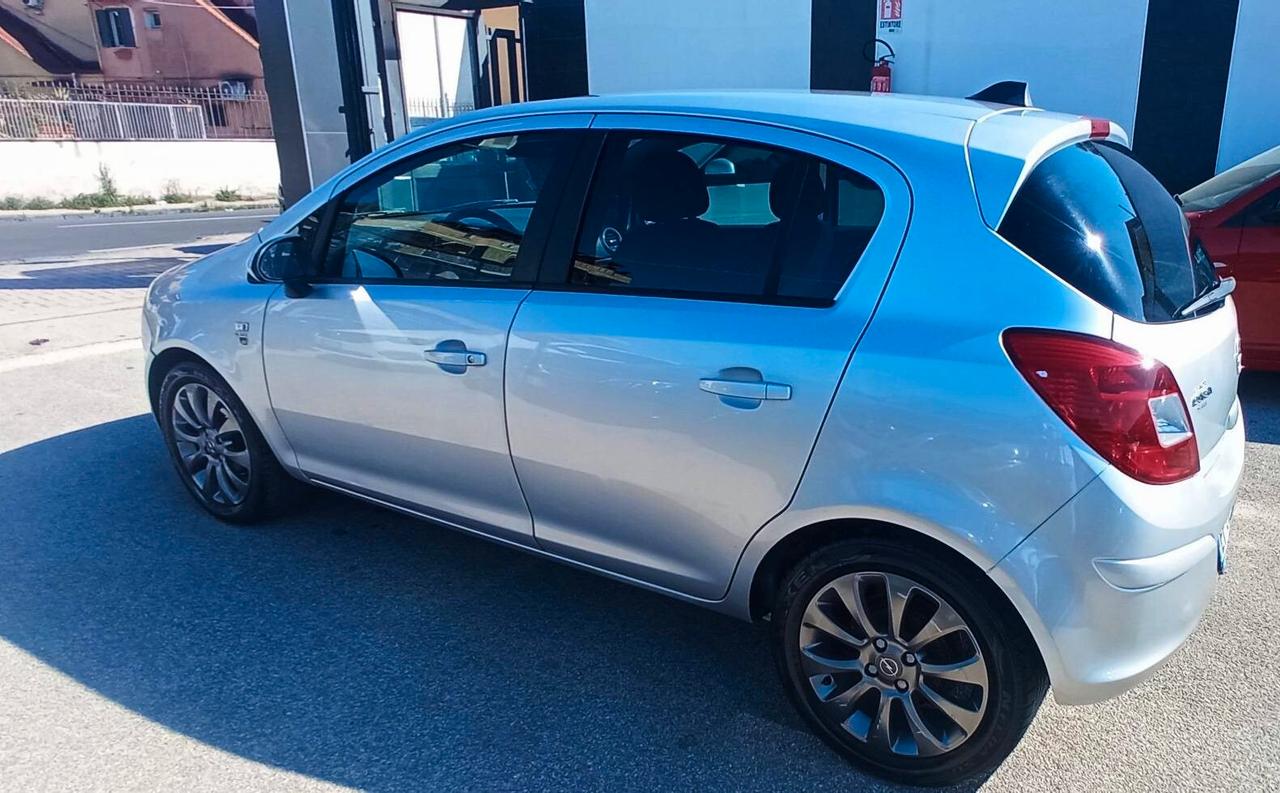 Opel Corsa 1.3 CDTI 75CV LEGGI!