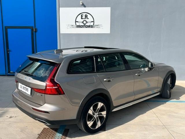 Volvo V60 Cross Country B4 (d) AWD Geartronic Business Pro Line