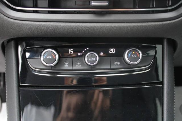 Opel Grandland 1.2 Bus. Elegance s&s 130cv at8