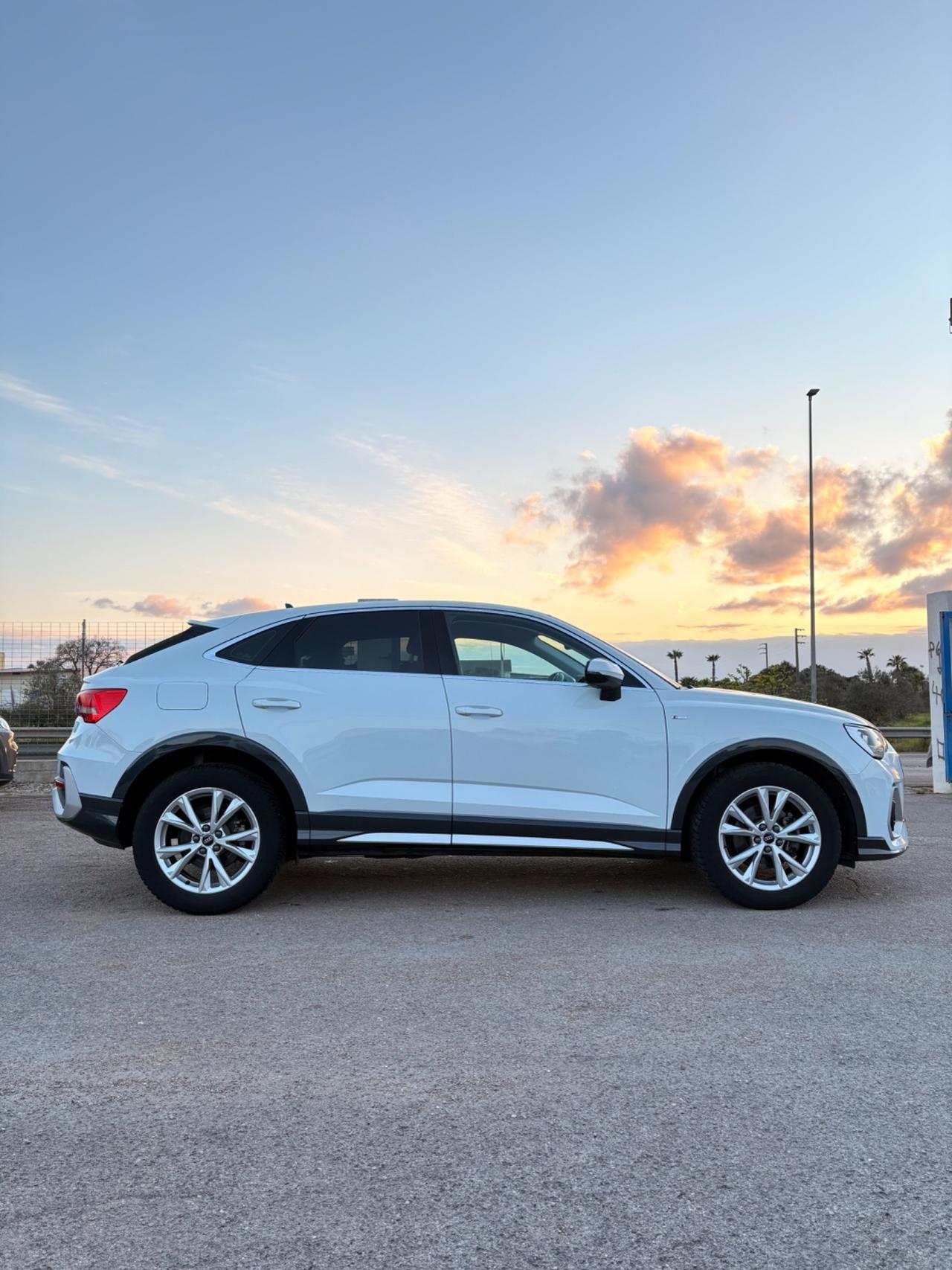 Audi Q3 35 TDI Sportback s line edition