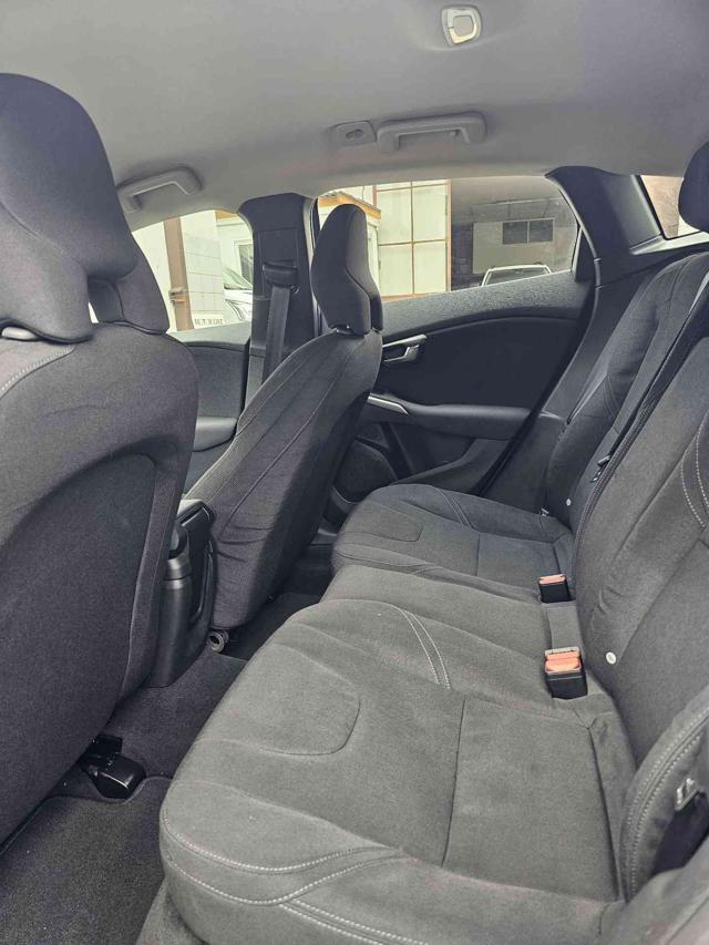 VOLVO V40 D2 1.6 SOLI 21.000KM