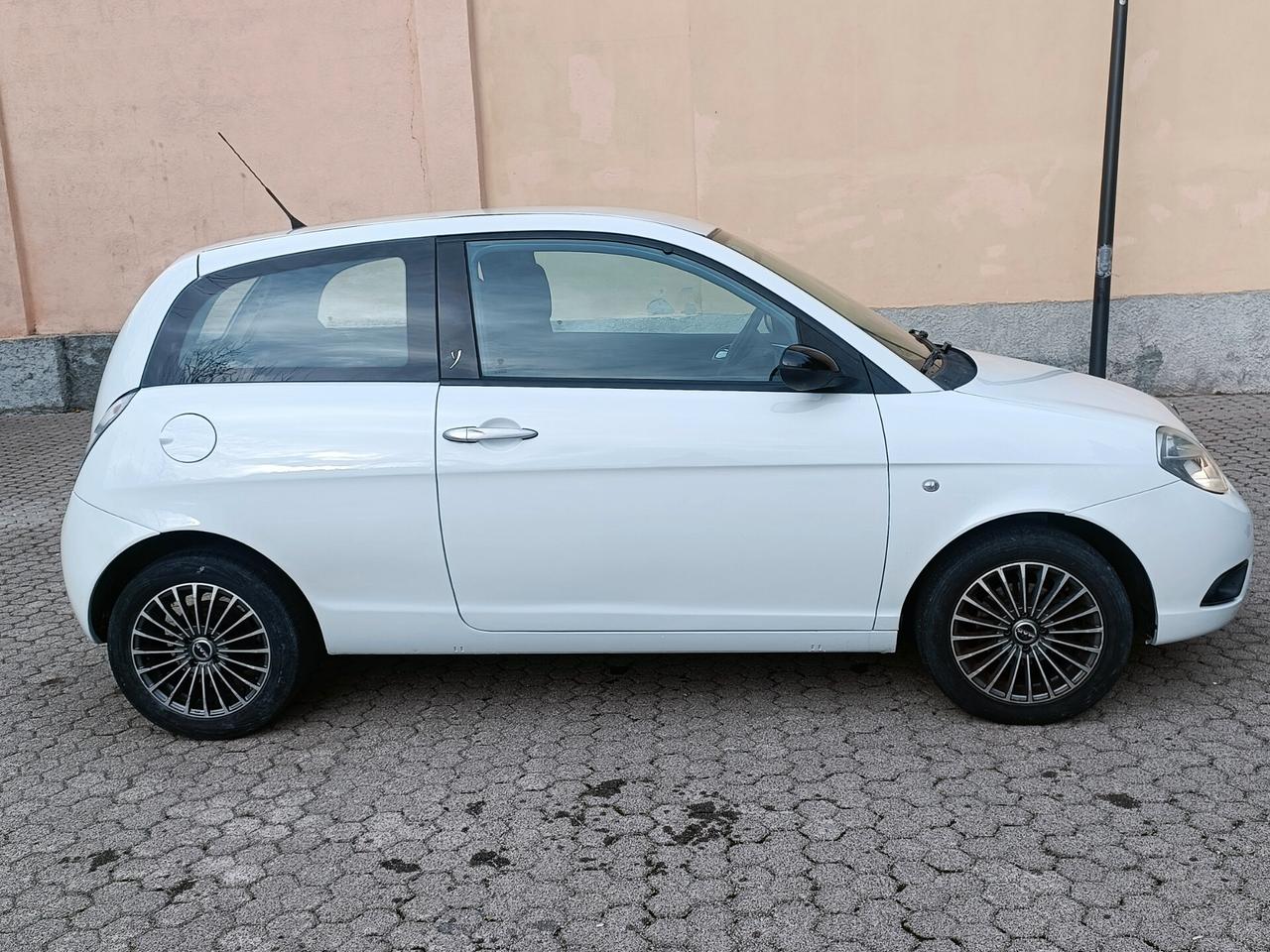 Lancia Ypsilon 1.2 Argento