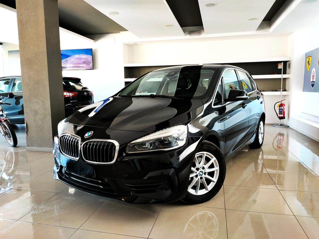 BMW 216d ACTIVE TOURER "LUXURY" -NAVI-FULL LED