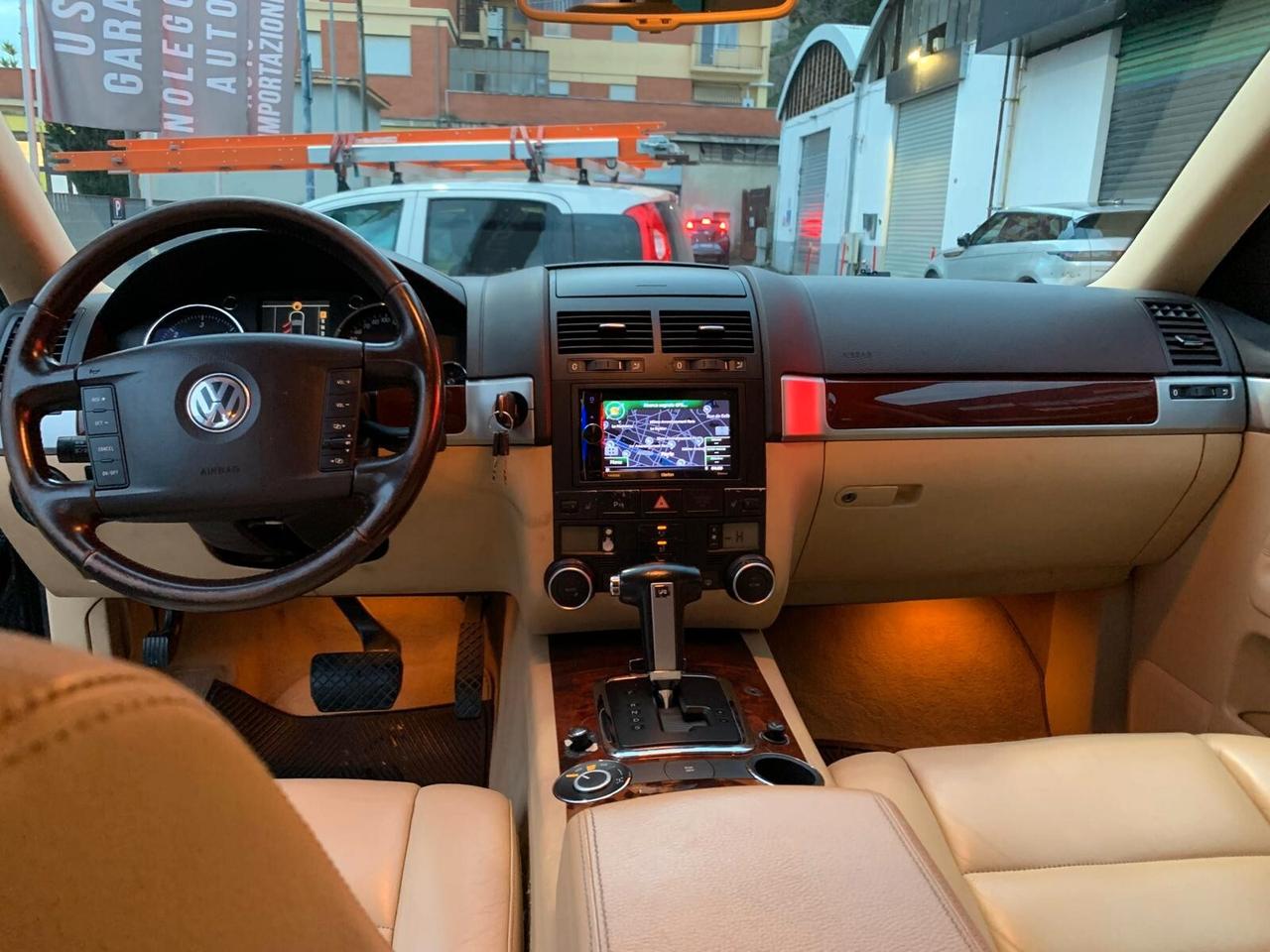 Volkswagen Touareg 3.0 V6 TDI DPF tiptronic