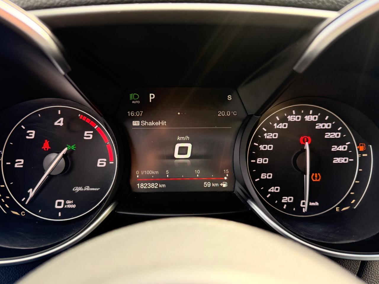 Alfa Romeo Giulia 2.2 Turbodiesel 180 CV AT8 Business Sport Launch Ed.
