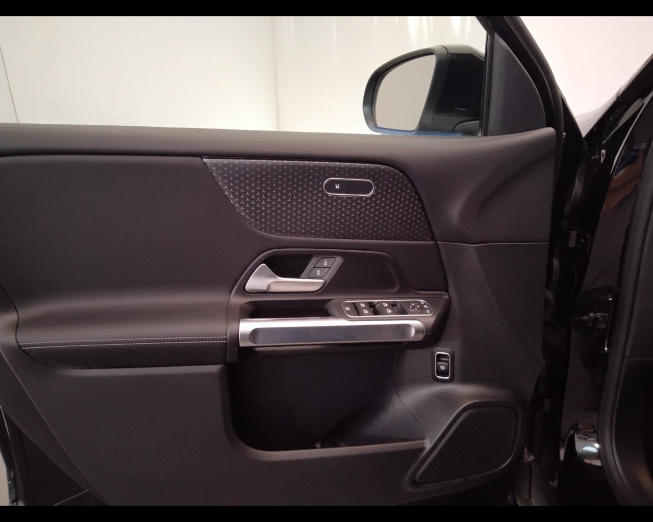 Mercedes-Benz GLB - X247 2023 - GLB 180 d Progressive Advanced auto