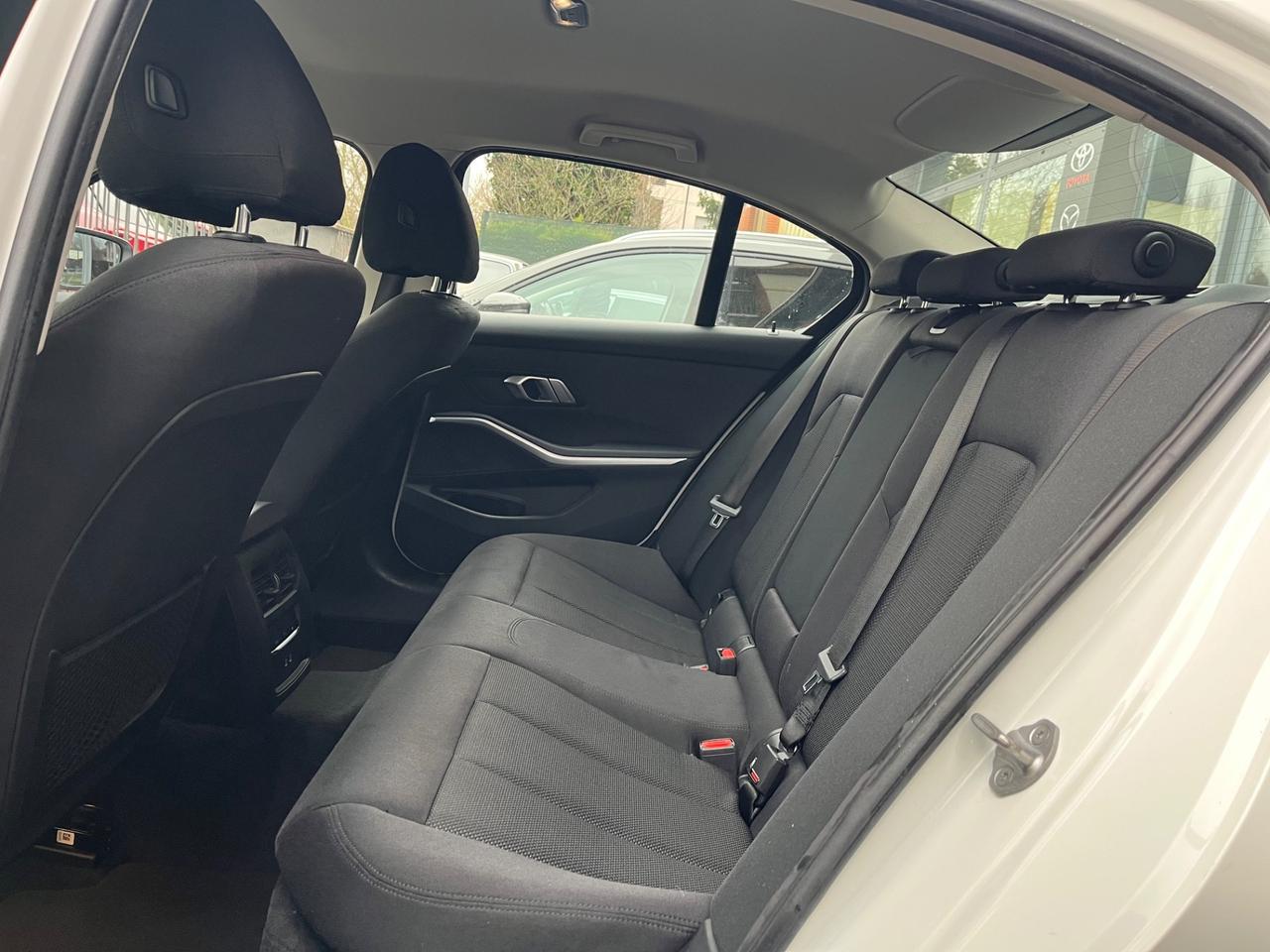 Bmw 318d 48V Business Advantage