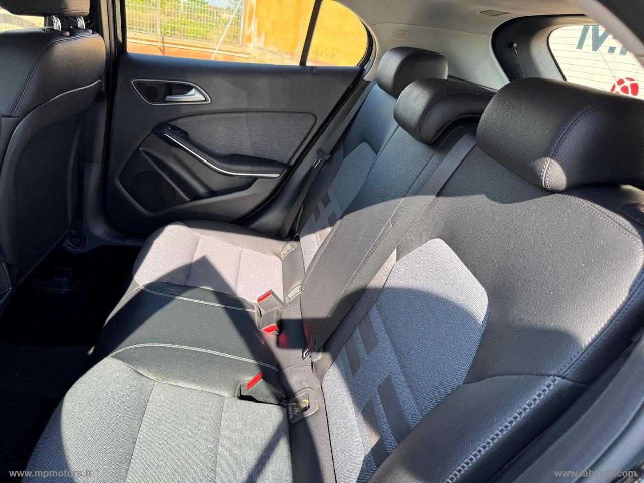 MERCEDES-BENZ GLA 180D AUTOMATIC SPORT 1.5 109CV