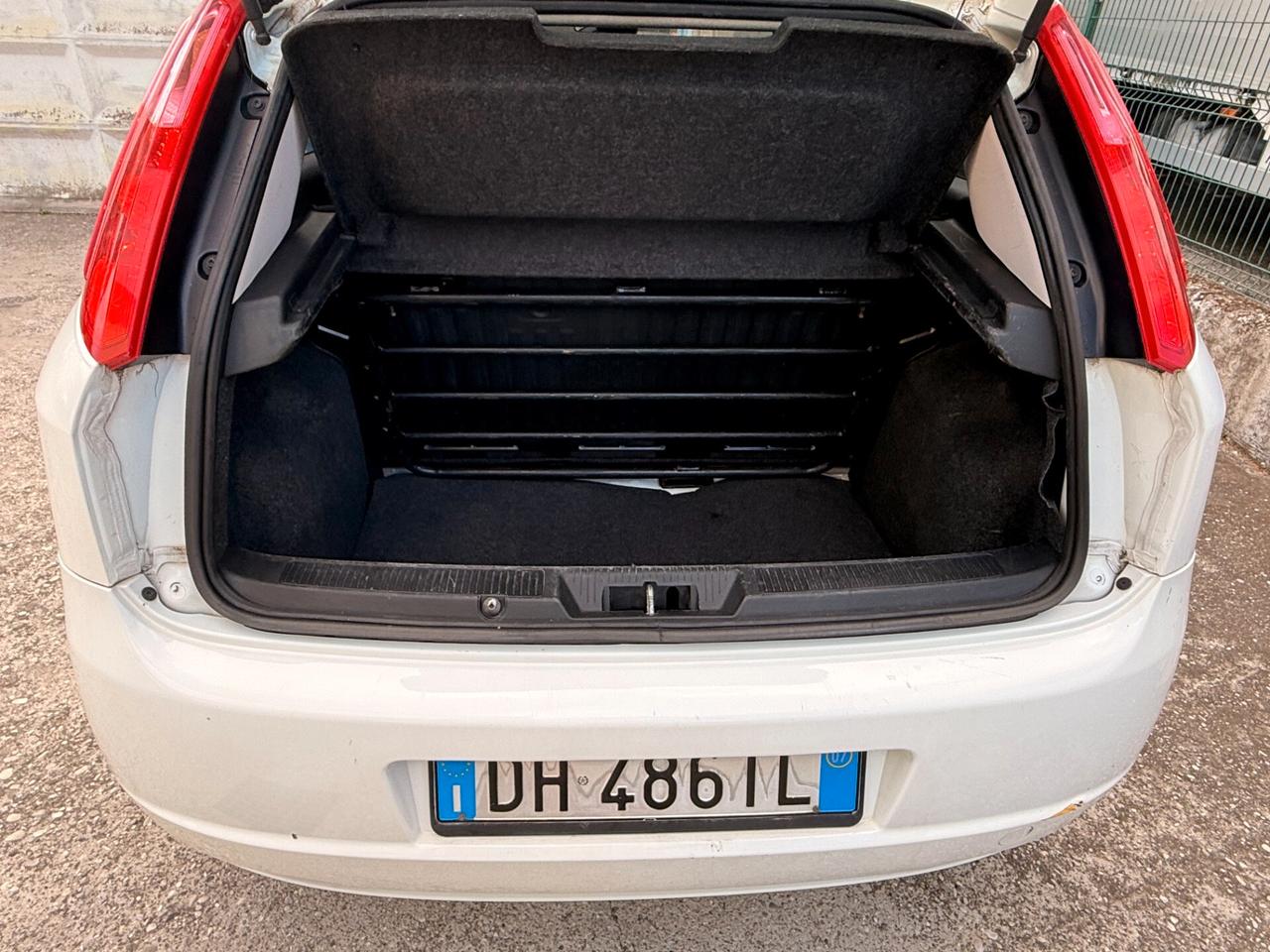 Fiat Grande Punto MJT Autocarro 4 posti