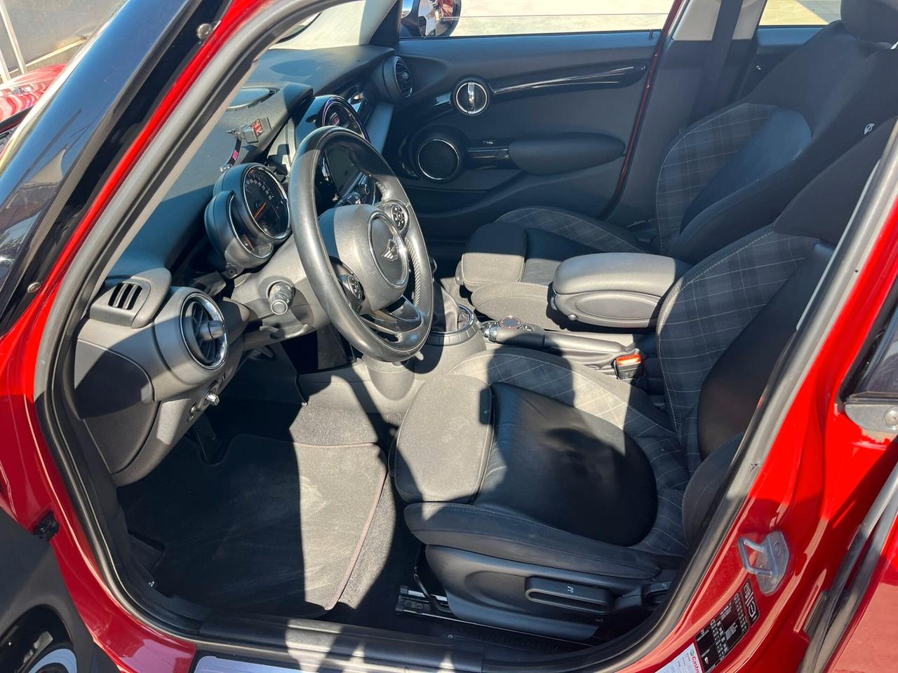 Mini Mini 1.5 Cooper D 5 porte