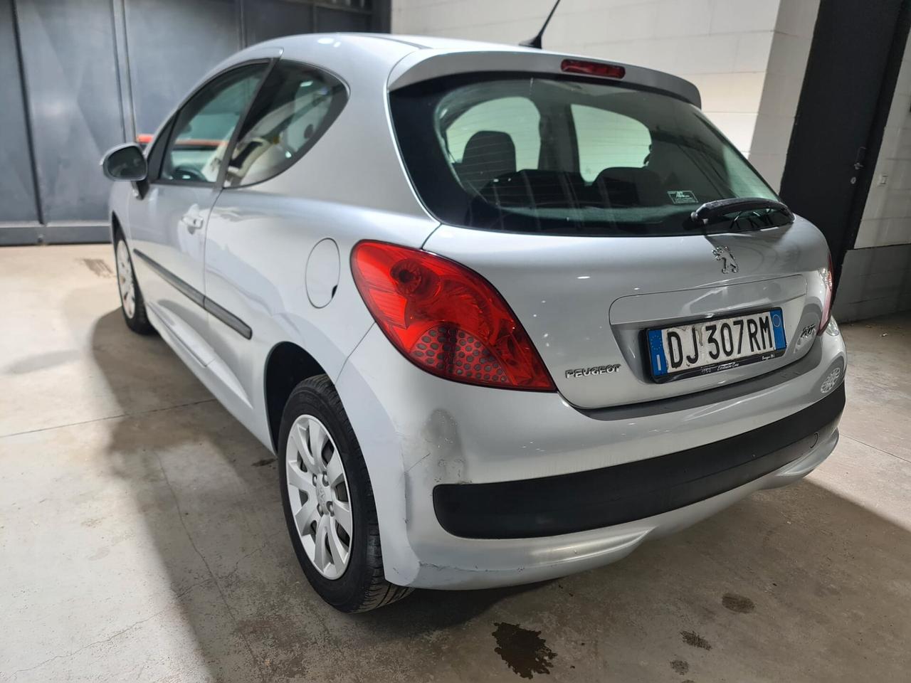 Peugeot 207 1.4 16v benzina neopatentati