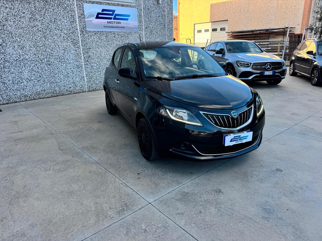 Ypsilon 1.0 FireFly 5 porte S&S Hybrid Silver